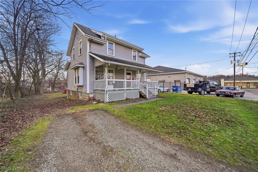 82 Dellenberger Avenue, Akron, OH