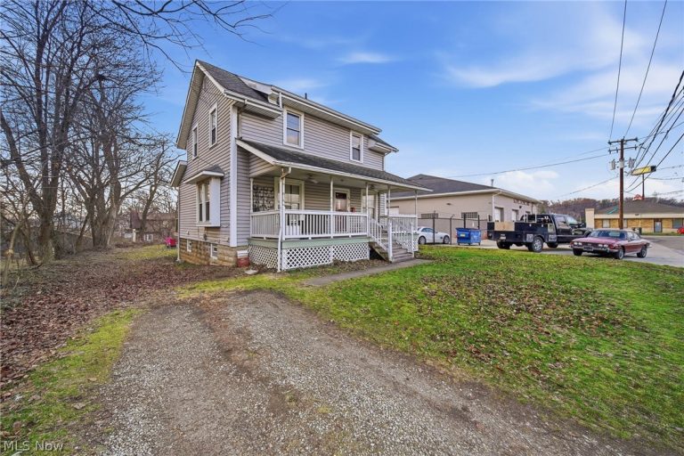 82 Dellenberger Avenue, Akron, OH, 44312