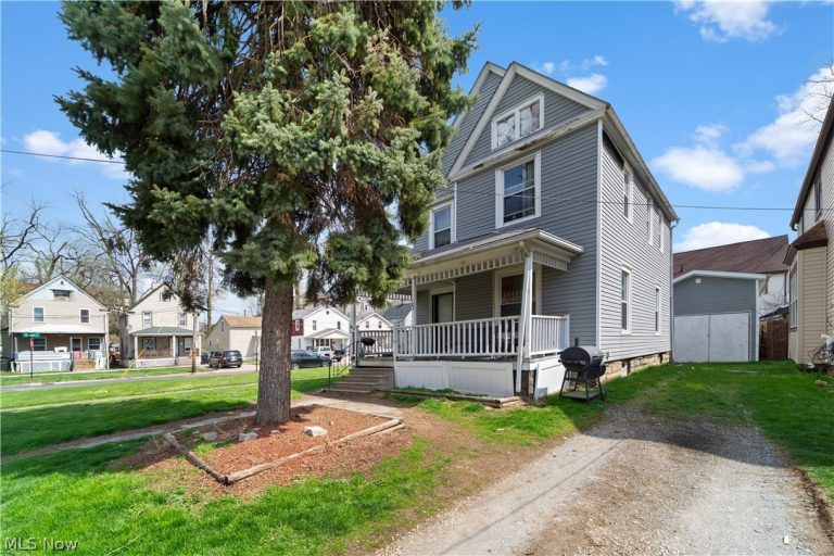122 Elbe Street, Elyria, OH - Photo 5