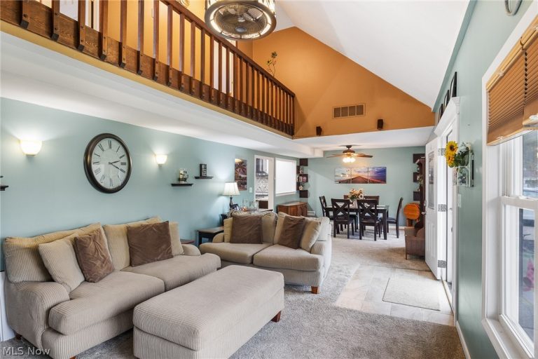 547 Cove Beach Avenue, Sheffield Lake, OH - Photo 6