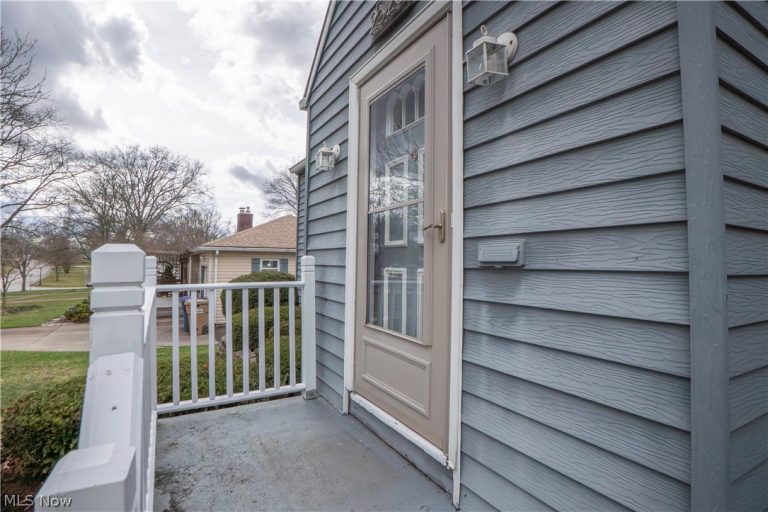 2528 Haven Boulevard, Cuyahoga Falls, OH - Photo 2