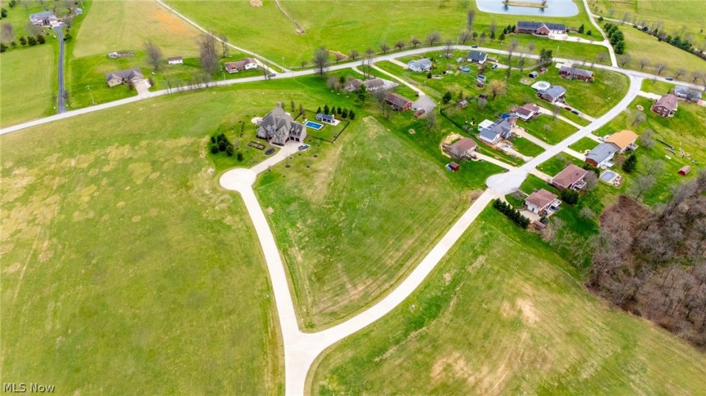 Oldefield Drive, St Clairsville, OH
