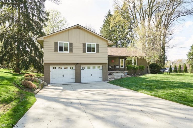 877 Locust Drive, Tallmadge, OH - Photo 4