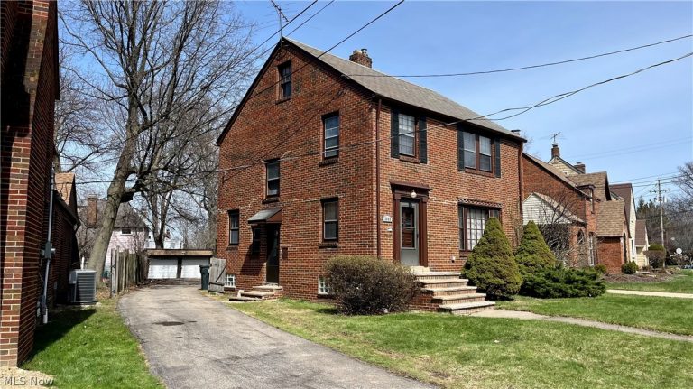 3965 Monticello Boulevard, Cleveland Heights, OH - Photo 3