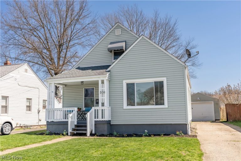 559 Essex Street, Akron, OH - Photo 2