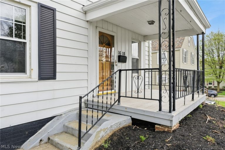 1618 Hobart Avenue, Massillon, OH - Photo 2