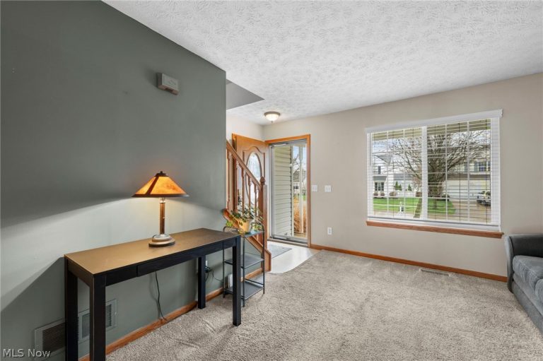 944 Chadwick Lane, Medina, OH - Photo 8