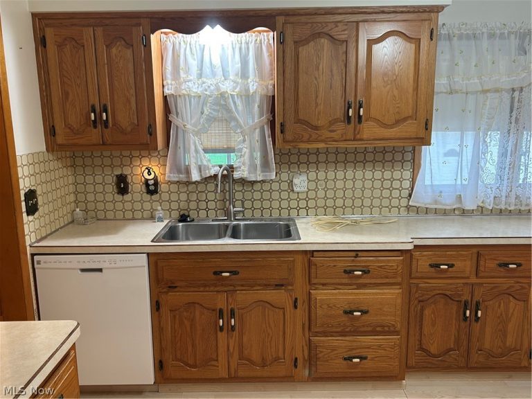 4716 Forest Edge Drive, Brooklyn, OH - Photo 5