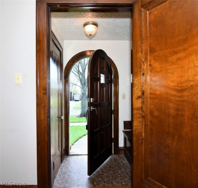 6222 Brookside Drive, Cleveland, OH - Photo 4