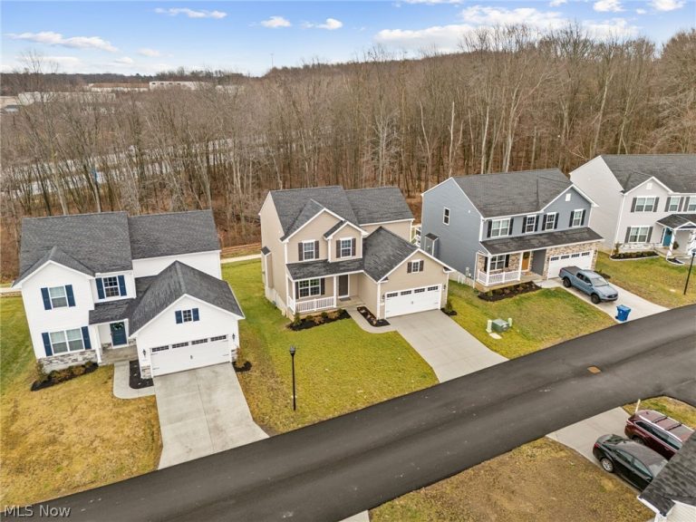 3397 Buckeye Trail, Uniontown, OH - Photo 2