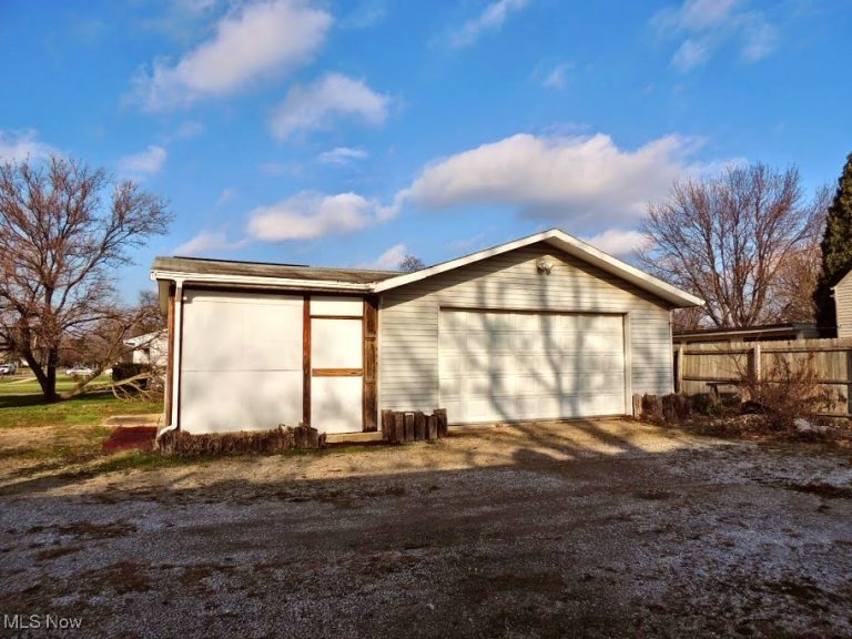 23781 Columbus Road, Bedford Heights, OH - Photo 2