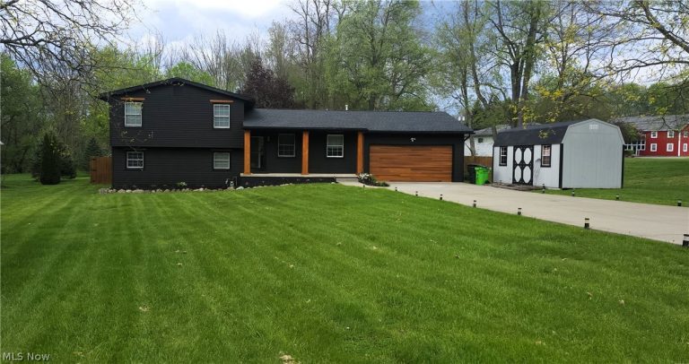 3525 Balsamwood Boulevard, Uniontown, OH - Photo 2