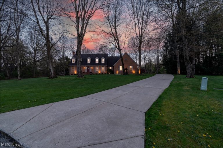 4306 Janell Court, Canfield, OH - Photo 5