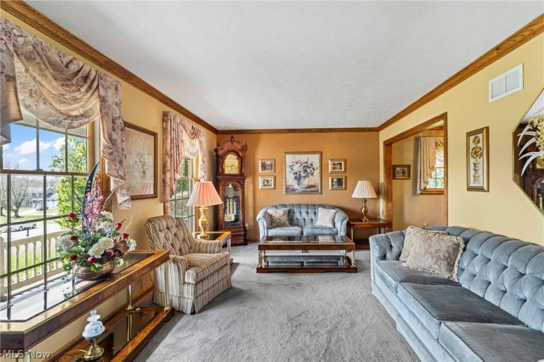 551 Regency Circle, Canfield, OH - Photo 5