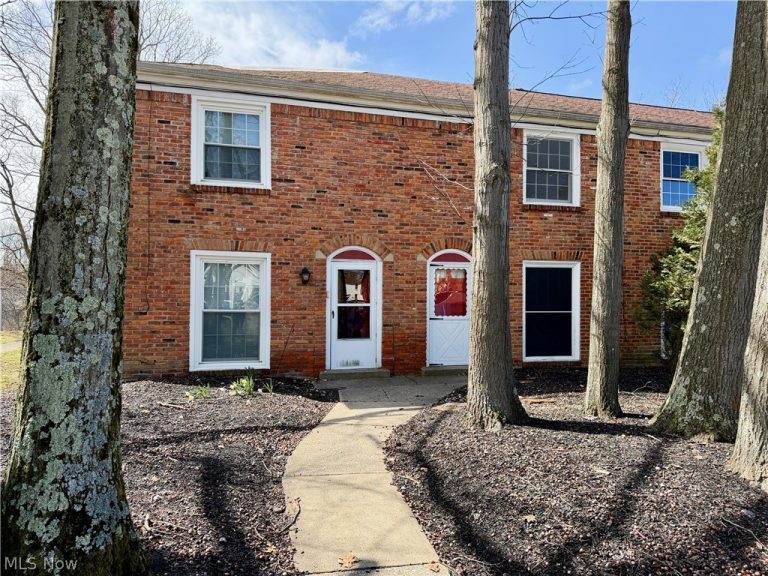 11 Trenton Square #T27, Euclid, OH, 44143