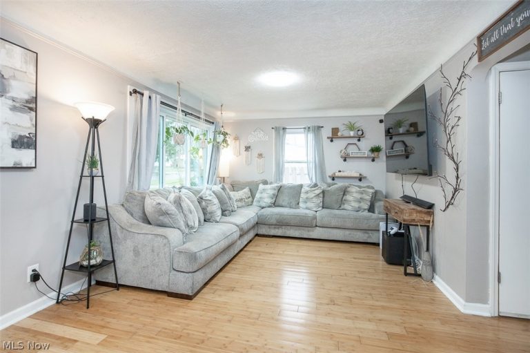 370 Taft Avenue, Bedford, OH - Photo 5