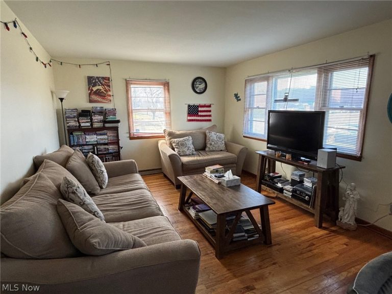 1920 Schiller Avenue, Cuyahoga Falls, OH - Photo 3