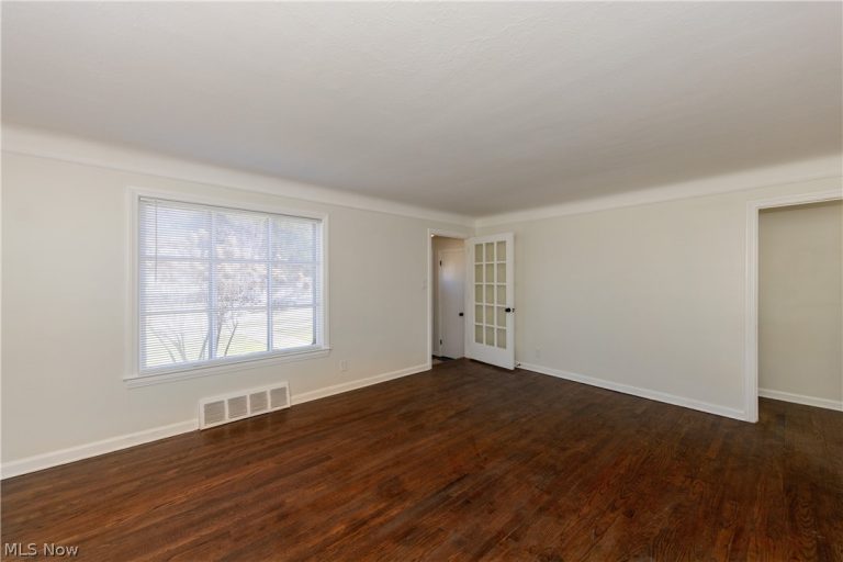 1560 Holmden Road, South Euclid, OH - Photo 5