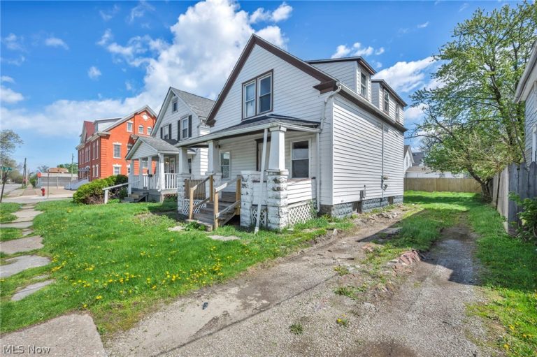 2917 Apple Avenue, Lorain, OH - Photo 2