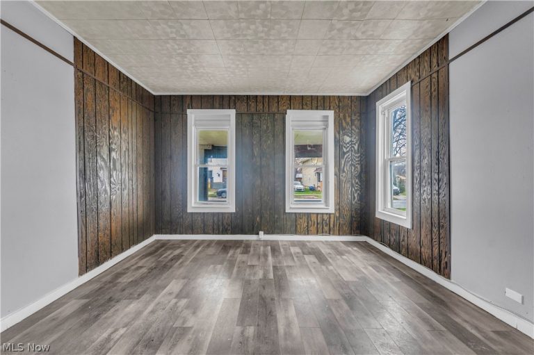 2037 98th Street, Cleveland, OH - Photo 5