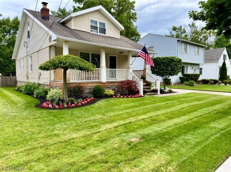 1383 Churchill Road, Lyndhurst, OH - Photo 2
