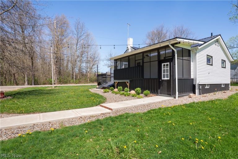 16715 Western Reserve Road, Berlin Center, OH, 44401