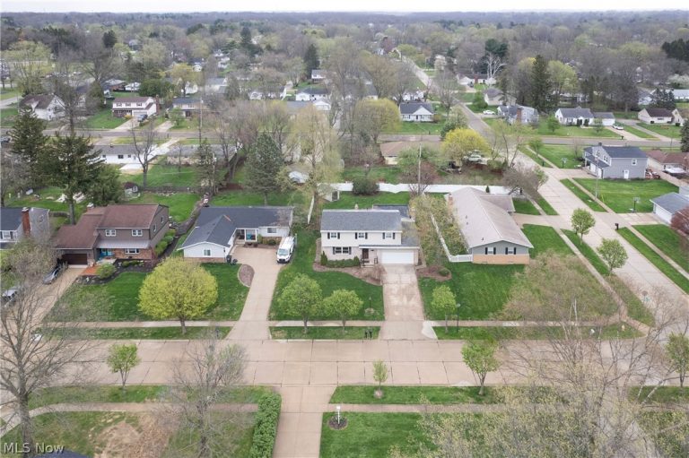 215 Grayling Drive, Fairlawn, OH - Photo 6