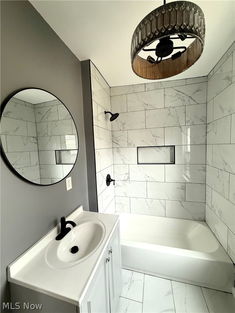 12005 Farringdon Avenue, Cleveland, OH - Photo 8