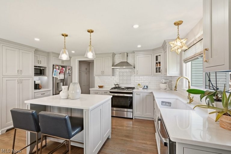 399 Walters Road, Chagrin Falls, OH - Photo 6