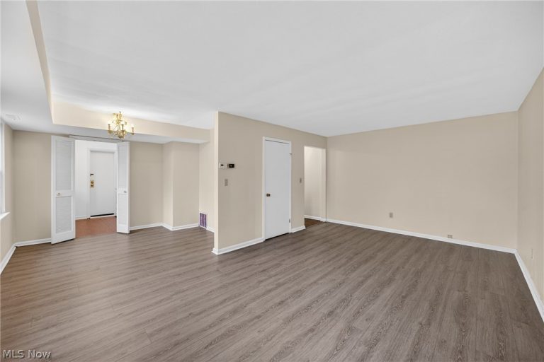 19436 Van Aken Boulevard #307, Shaker Heights, OH - Photo 8