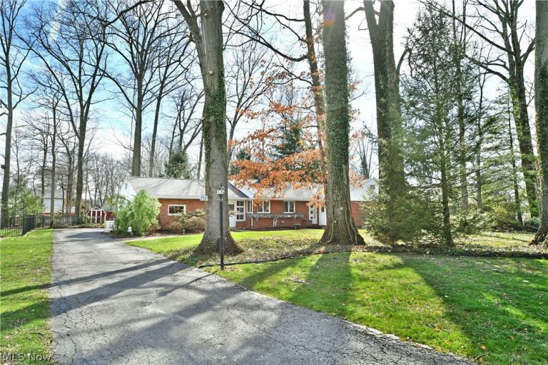 2521 Jennifer Drive, Poland, OH - Photo 2