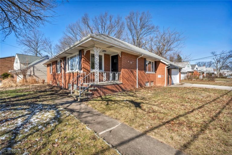 25641 Glenbrook Boulevard, Euclid, OH - Photo 5