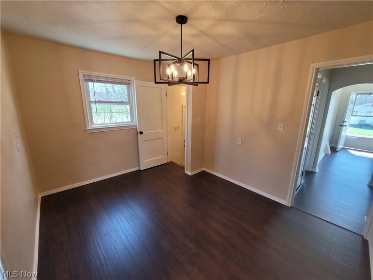 923 Russell Avenue, Akron, OH - Photo 6