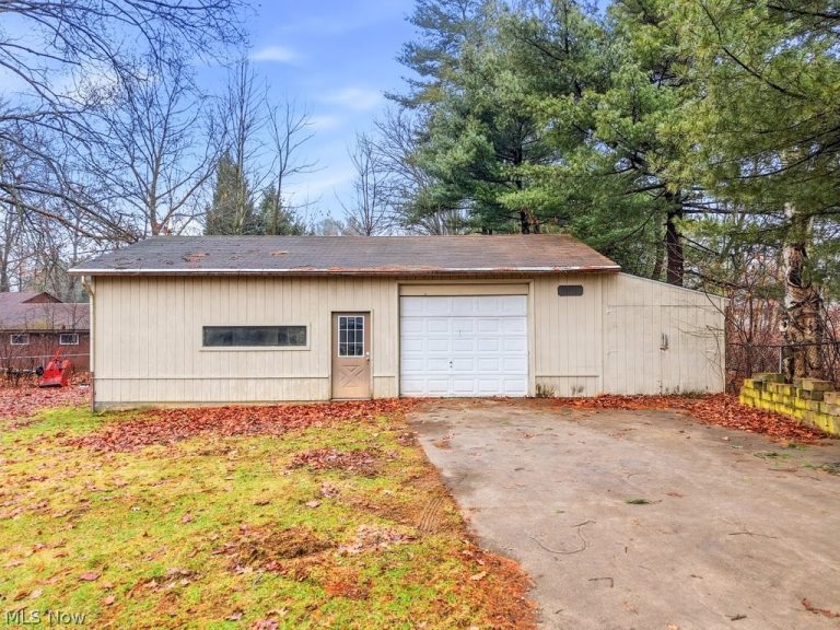 1464 Blair Drive, Akron, OH - Photo 5