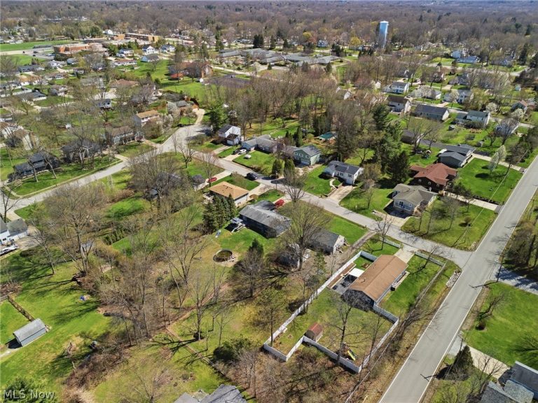 1517 Gottschall Road, Stow, OH - Photo 3