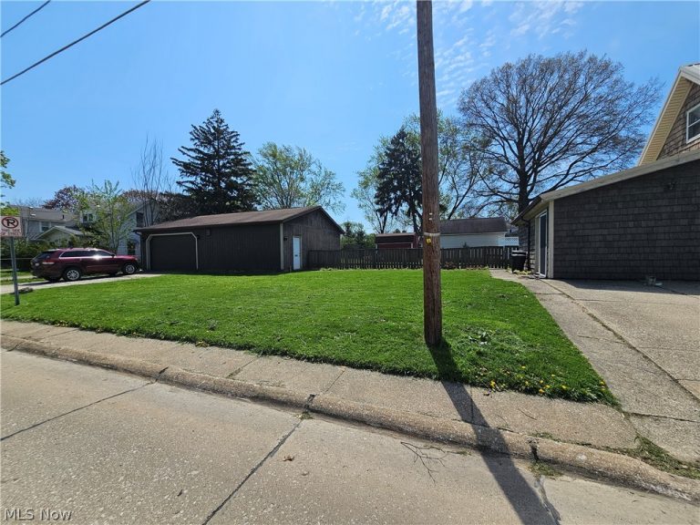 560 Broadway Street, Medina, OH - Photo 8