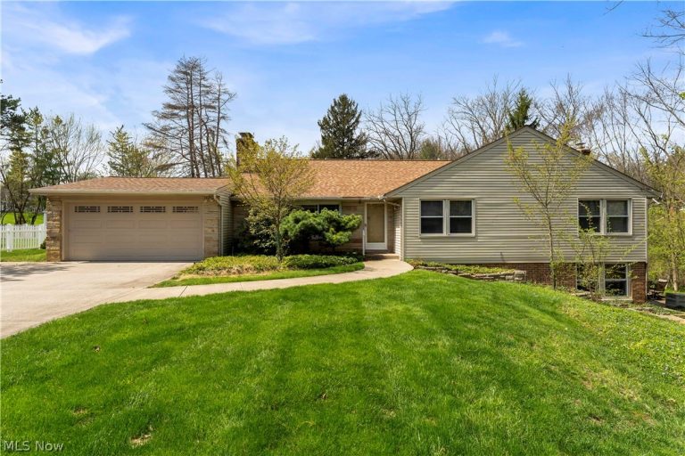 8556 Brecksville Road, Brecksville, OH, 44141