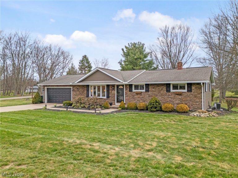 1919 Humbert Road, North Canton, OH - Photo 3