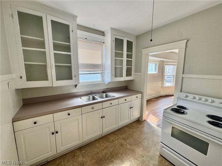 1363 Cranford Avenue, Lakewood, OH - Photo 4