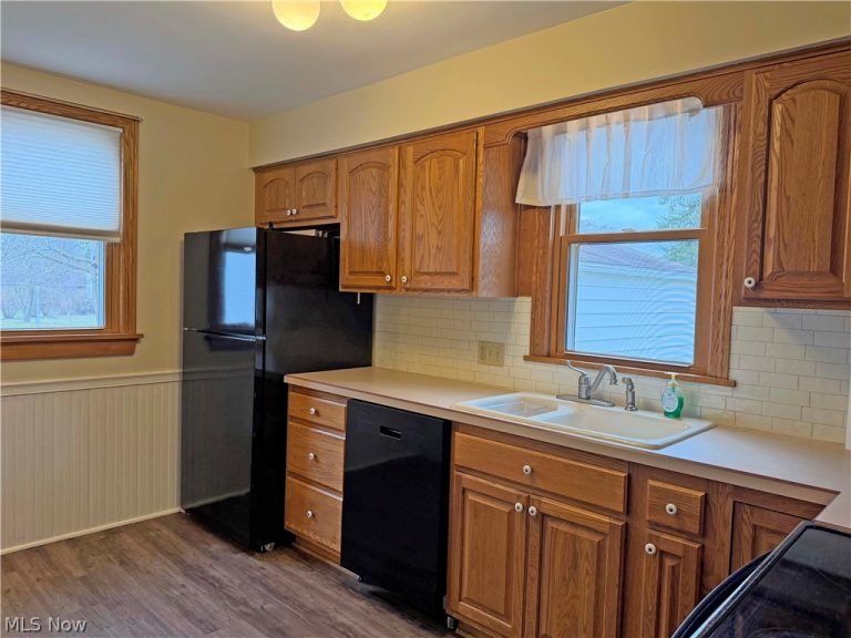 832 Valley Boulevard, North Canton, OH - Photo 5