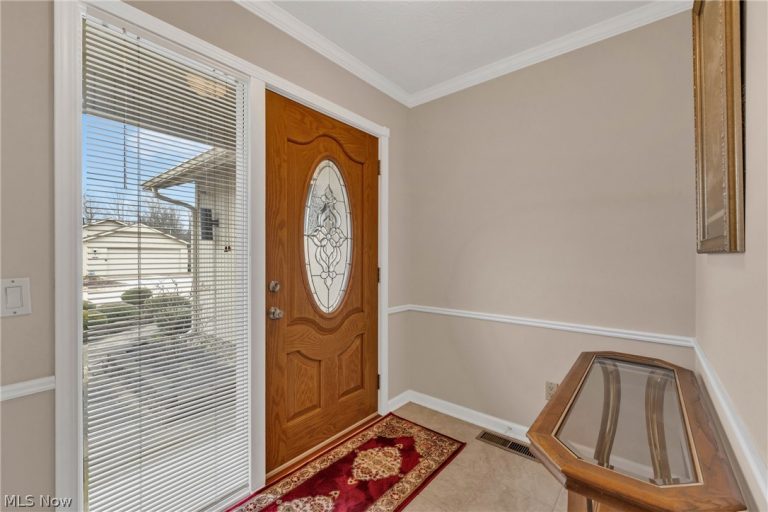 22137 Meadownorth Court, Strongsville, OH - Photo 6