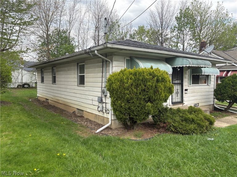 860 Mercer Avenue, Akron, OH - Photo 3