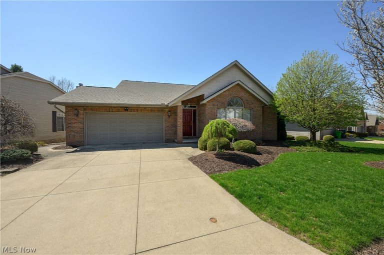900 Cordova Drive, Barberton, OH - Photo 2
