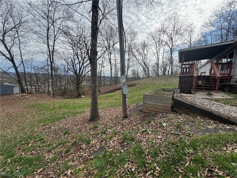 2510 Parkview Drive, Belpre, OH - Photo 5