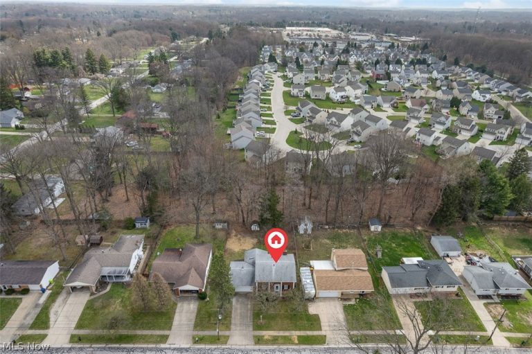 525 Narragansett Drive, Tallmadge, OH - Photo 4