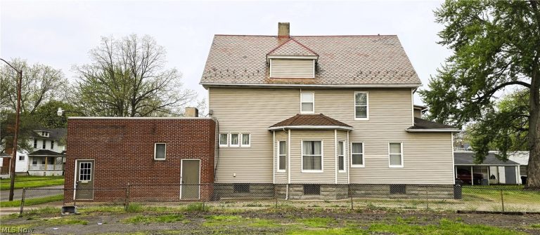 229 5th Street, Elyria, OH - Photo 2