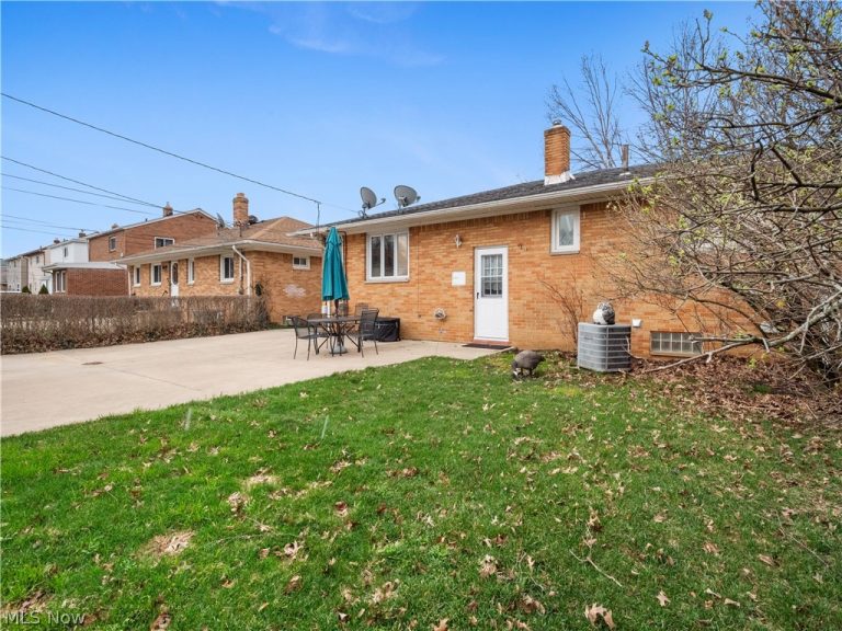 3406 Marioncliff Drive, Parma, OH - Photo 4
