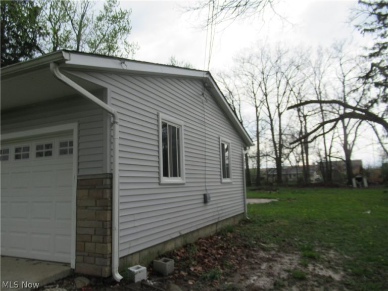 1462 Harvard, Brunswick, OH - Photo 2