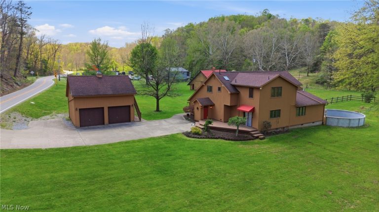 4324 Deerwalk Highway, Waverly, WV - Photo 2