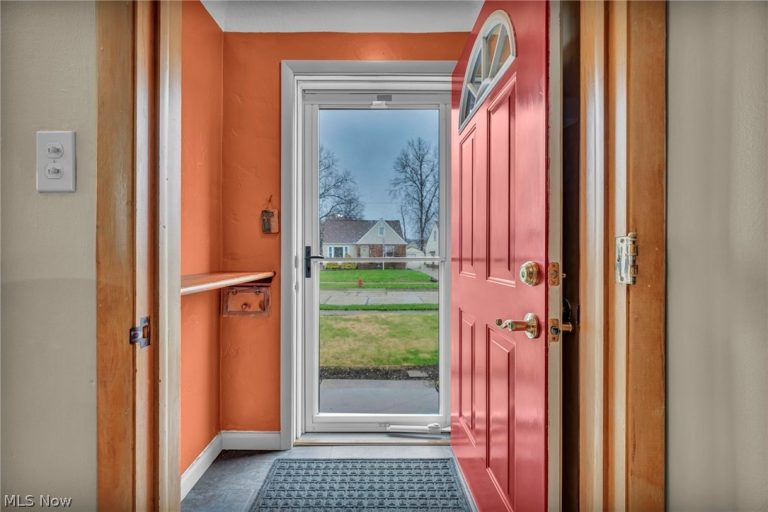 174 286th Street, Willowick, OH - Photo 8